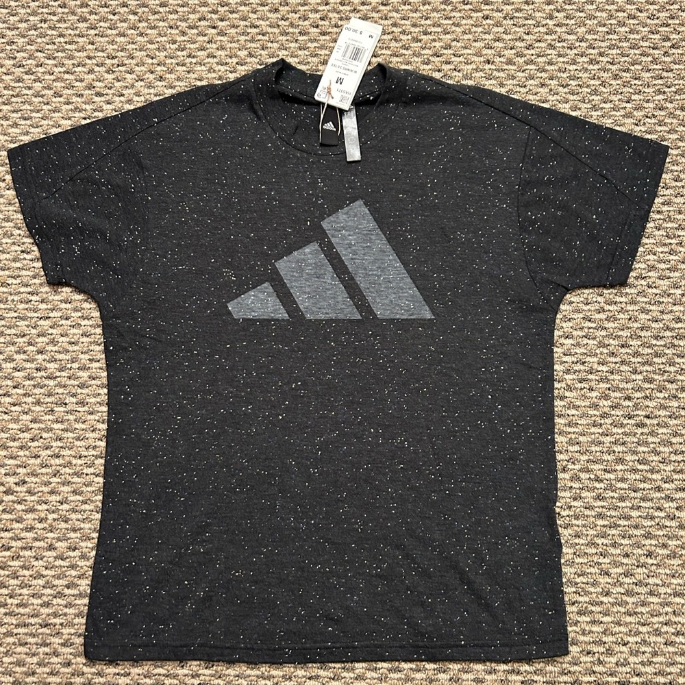 *NWT* WOMEN’S ADIDAS FUTURE ICONS WINNERS 3.0 TEE SIZE MEDIUM